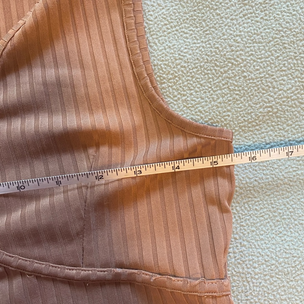 Brown Ribbed Crop Tank - Picture 6 of 7